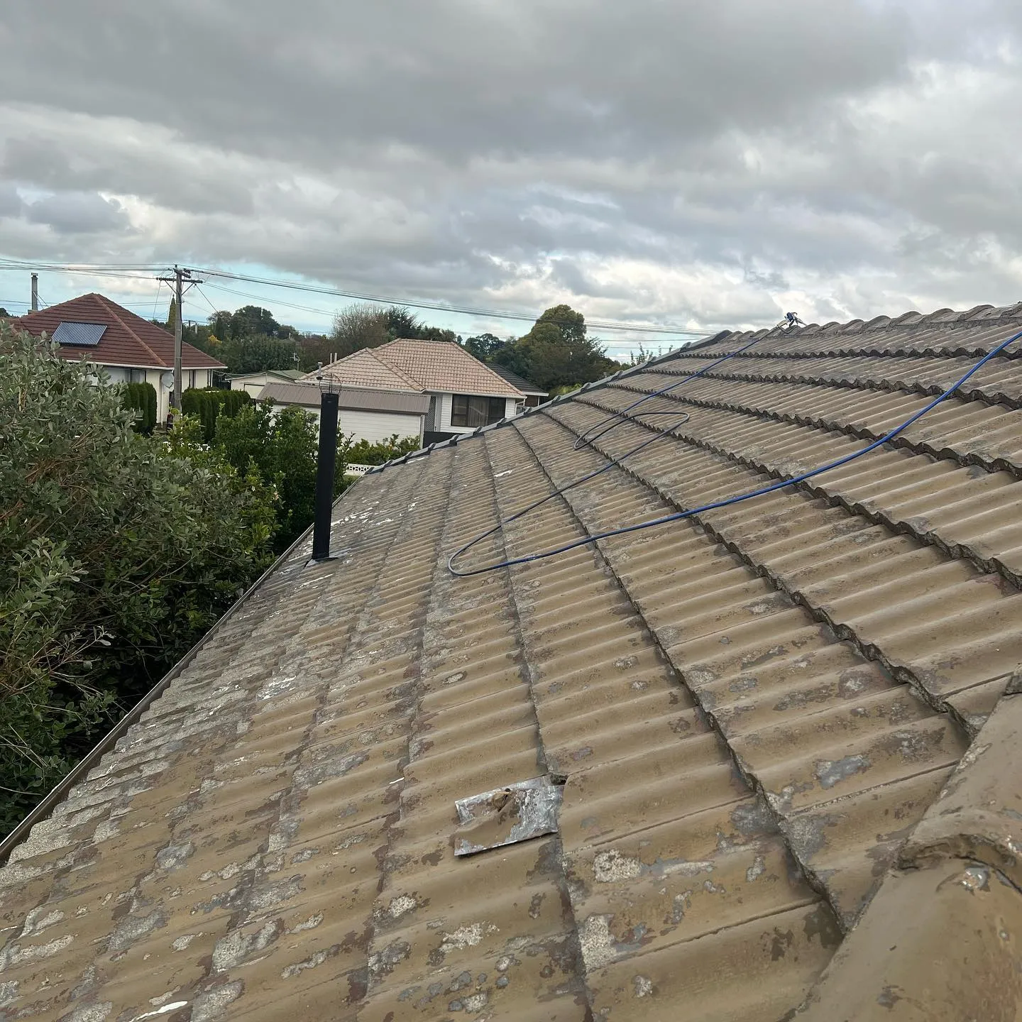 Kirstie Allison's roof — before MK Roofing